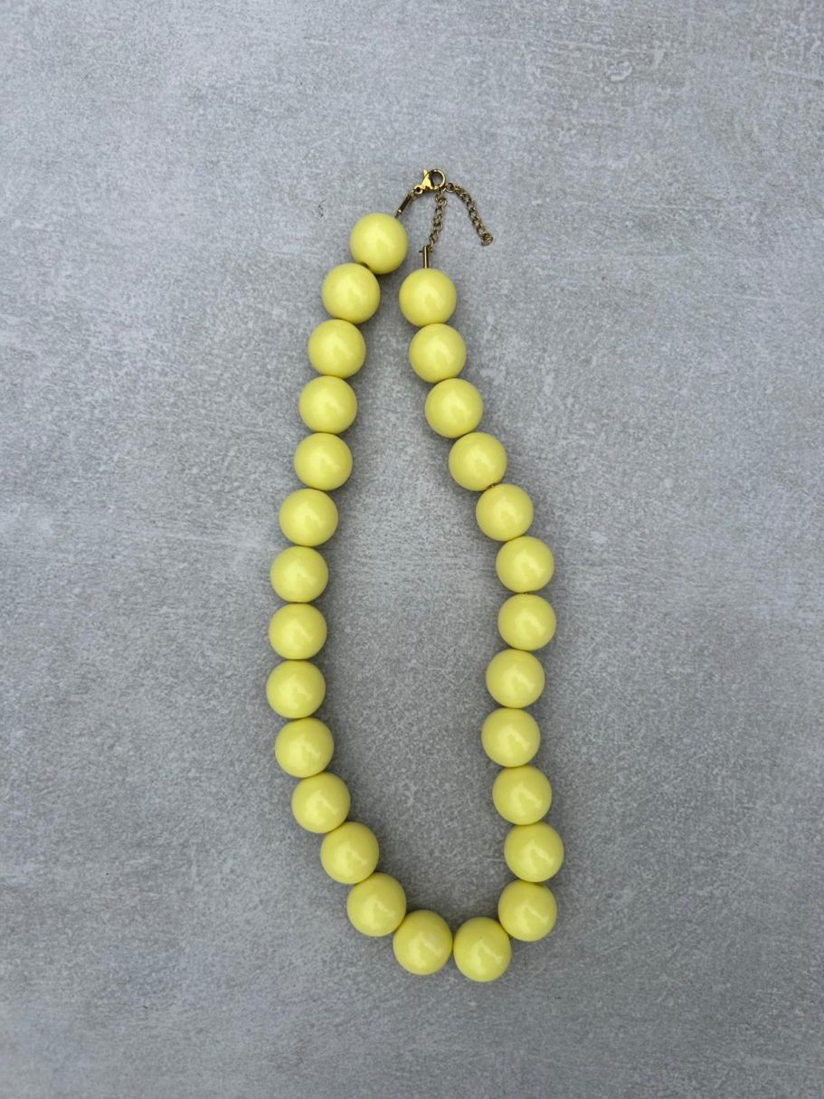 Candy ketting M 16mm- geel €12,50 Candy ketting M 16mm- geel