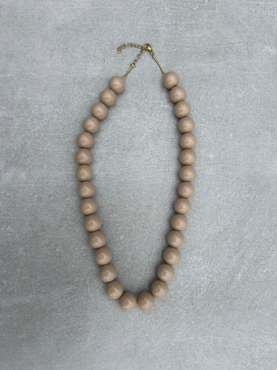 Candy ketting S 14mm- latte beige €12,50 Candy ketting S 14mm- latte beige