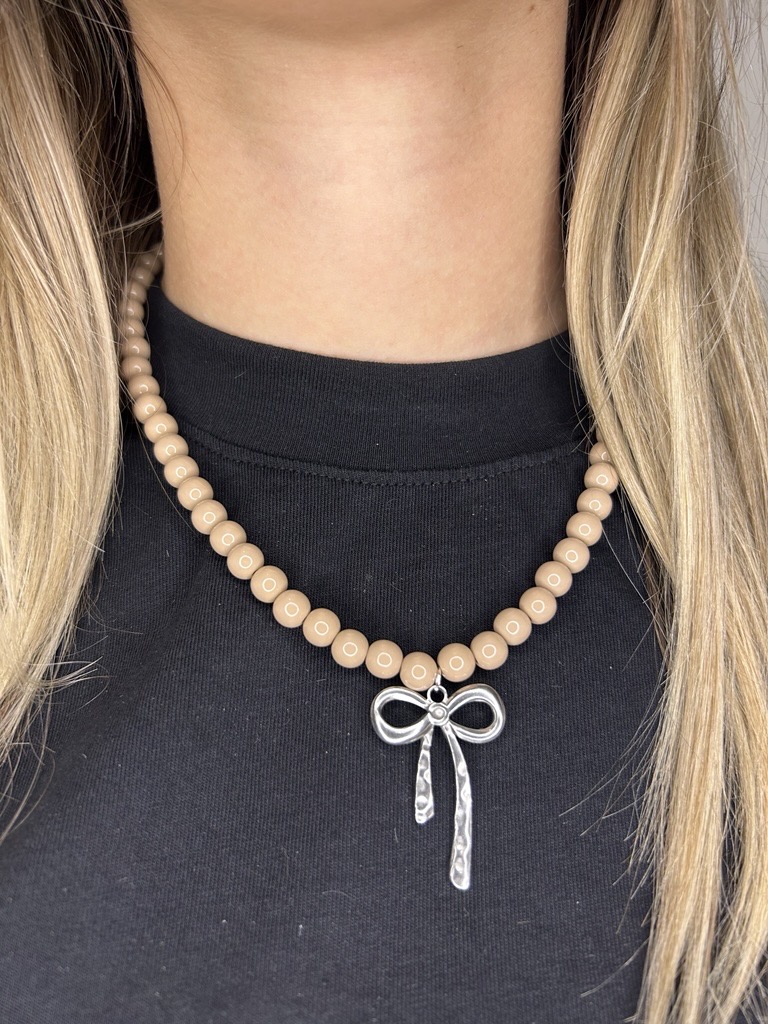 Madelief ketting beige - 8mm €12,50 Madelief ketting beige - 8mm