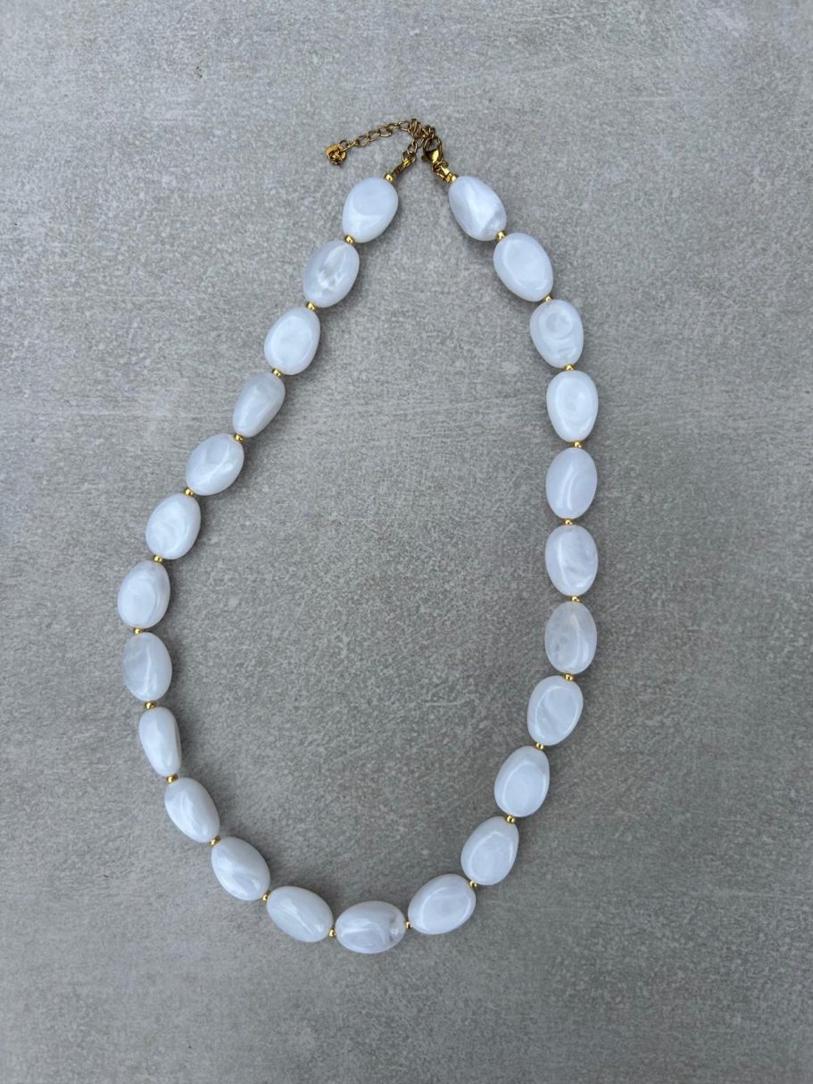 Ketting maan - wit €12,50 Ketting maan - wit