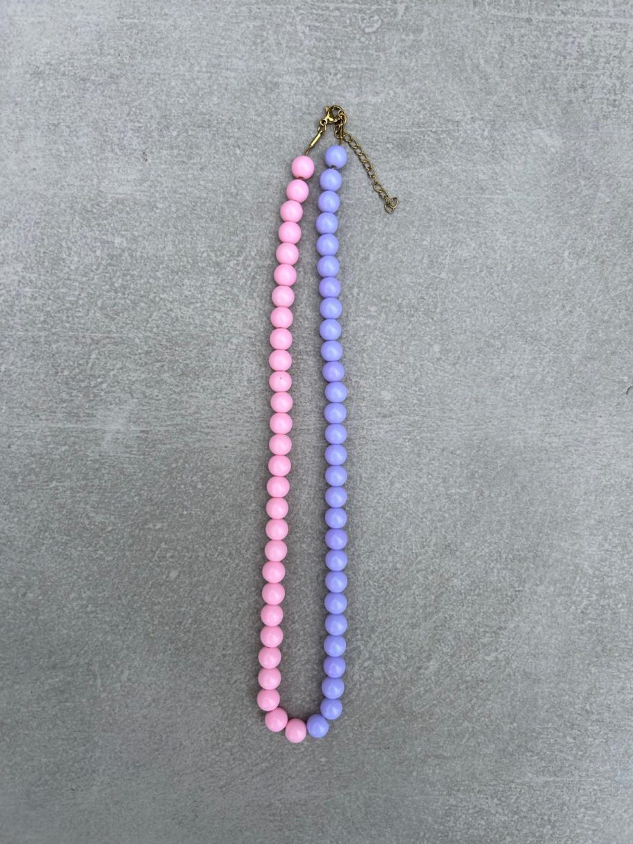 Ketting 2 kleuren 8mm - roze/lila €10,- Ketting 2 kleuren 8mm - roze/lila